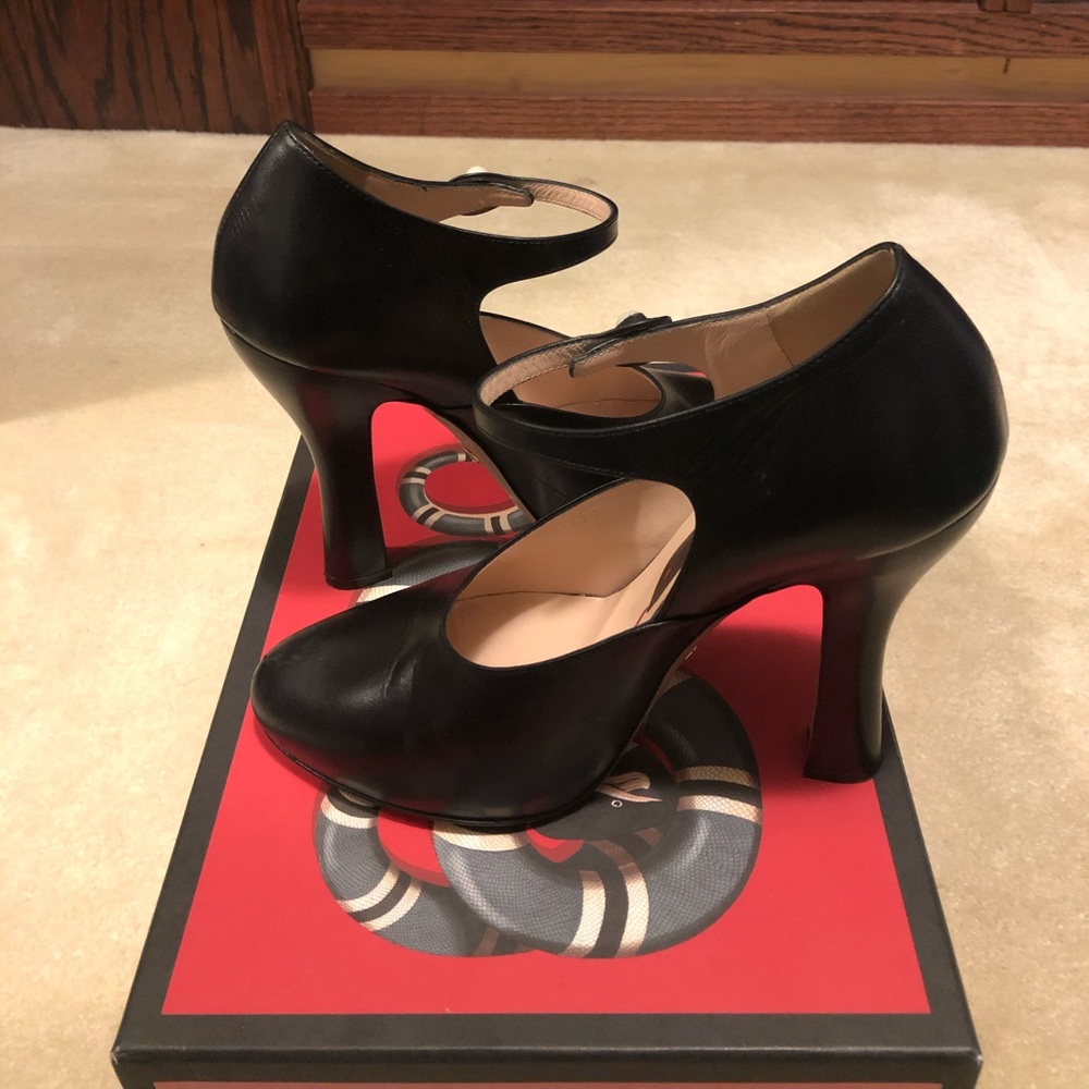 Gucci MaryJane Pumps